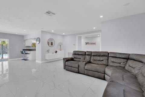 8824 SW 197th Terrace, Cutler Bay FL - photo 13 of 53