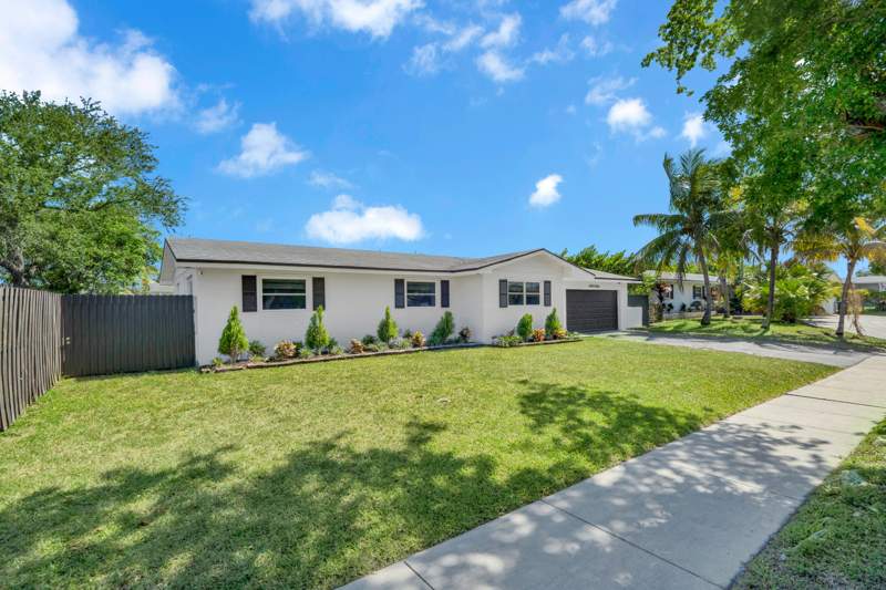 3 bedroom SingleFamilyResidence at 8824 SW 197th Terrace, Whispering Pines Park, Cutler Bay — photo 3