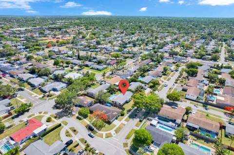 8824 SW 197th Terrace, Cutler Bay FL - photo 7 of 53