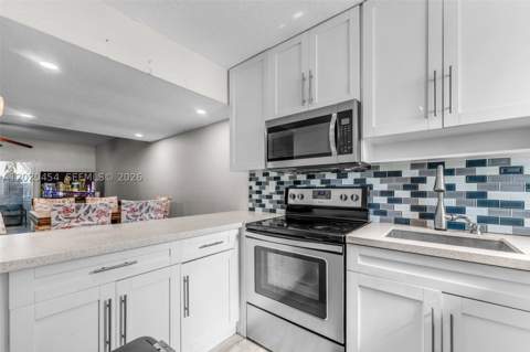 8025 NW 8th St 13, Miami FL - photo 10 of 22