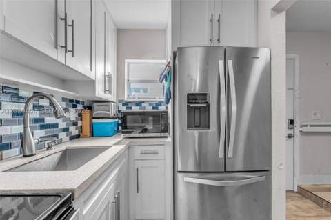8025 NW 8th St 13, Miami FL - photo 11 of 22