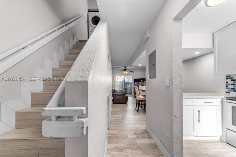 2 bedroom Condominium at 8025 NW 8th St 13, Las Villas De Fountainble, Miami — photo 4