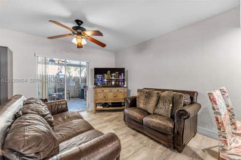 8025 NW 8th St 13, Miami FL - photo 6 of 22