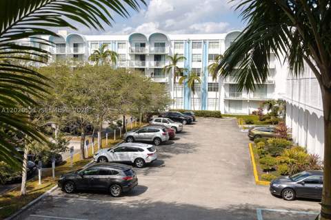 496 NW 165th D-412, Miami FL - photo 16 of 34