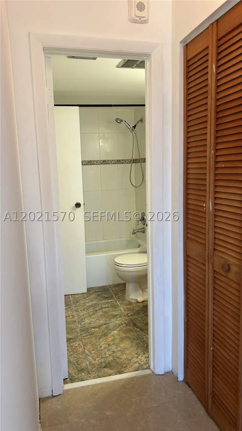 16465 NE 22nd Ave 405, North Miami Beach FL - photo 14 of 16