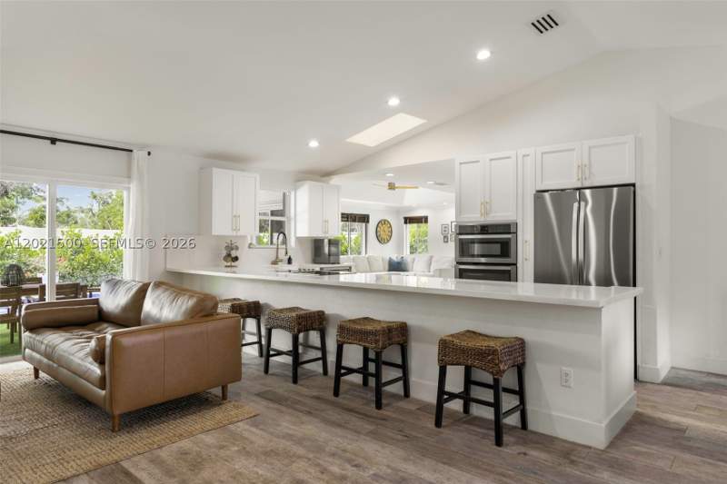4 bedroom SingleFamilyResidence at 7400 SW 170th Ter, Old Cutler Palms, Palmetto Bay — photo 4