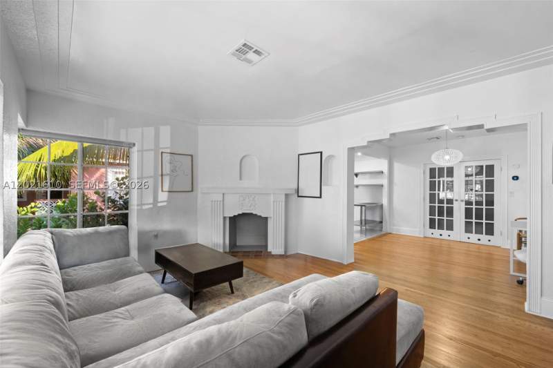 4 bedroom SingleFamilyResidence at 555 NE 73rd St, Federal Way Amd, Miami — photo 4