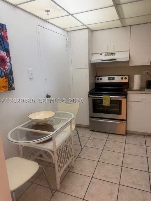 5601 Collins Ave 1718, Miami Beach FL - photo 21 of 23