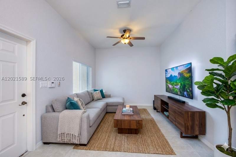3 bedroom Townhouse at 2343 SE 16th Pl, Cali Greens, Homestead — photo 3