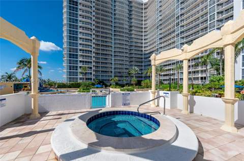 7601 E Treasure Dr 623, North Bay Village FL - photo 19 of 33