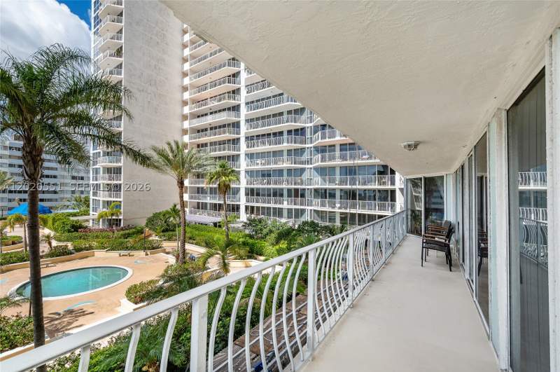 2 bedroom Condominium at 7601 E Treasure Dr 623, The Grandview Palace Cond, North Bay Village — photo 3