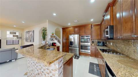 8610 NW 101st Pl, Doral FL - photo 10 of 56