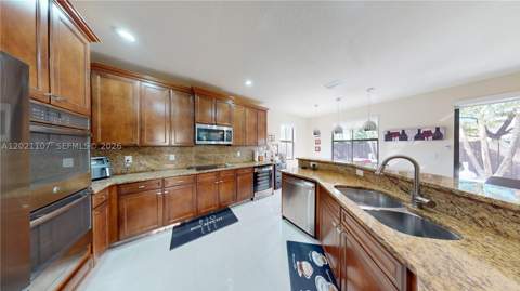 8610 NW 101st Pl, Doral FL - photo 11 of 56
