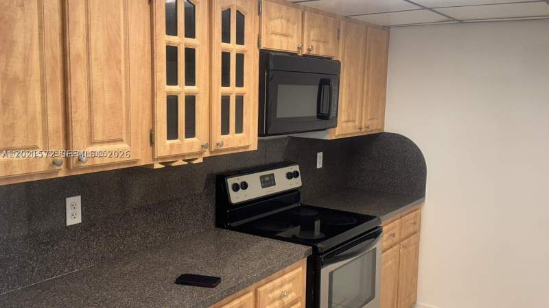 2 bedroom Condominium at 2715 W 66th St 13-21, Lago Grande Two Condo, Hialeah — photo 4