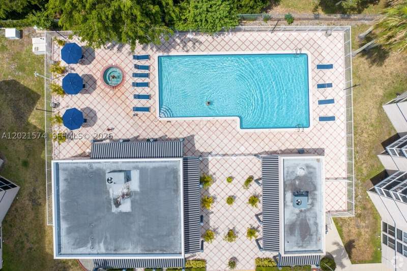 2 bedroom Condominium at 7075 NW 186th St C207, Las Brisas@ Country Club, Hialeah — photo 3