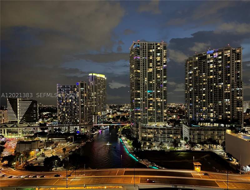 1 bedroom Condominium at 31 SE 5th St 2307, Brickell On The River N T, Miami — photo 2