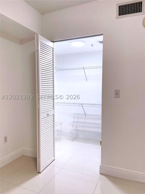 31 SE 5th St 2307, Miami FL - photo 9 of 12