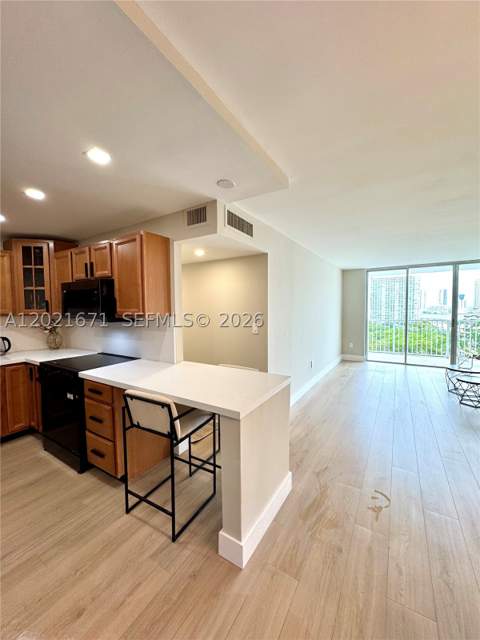 2851 NE 183rd St 1607E, Aventura FL - photo 6 of 39