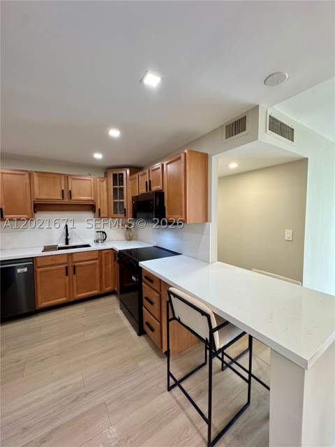 2851 NE 183rd St 1607E, Aventura FL - photo 7 of 39