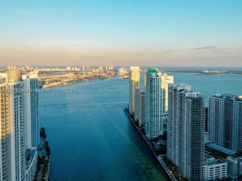 2 bedroom Condominium at 200 Biscayne Boulevard Way 5004, Epic West Condo, Miami — photo 2