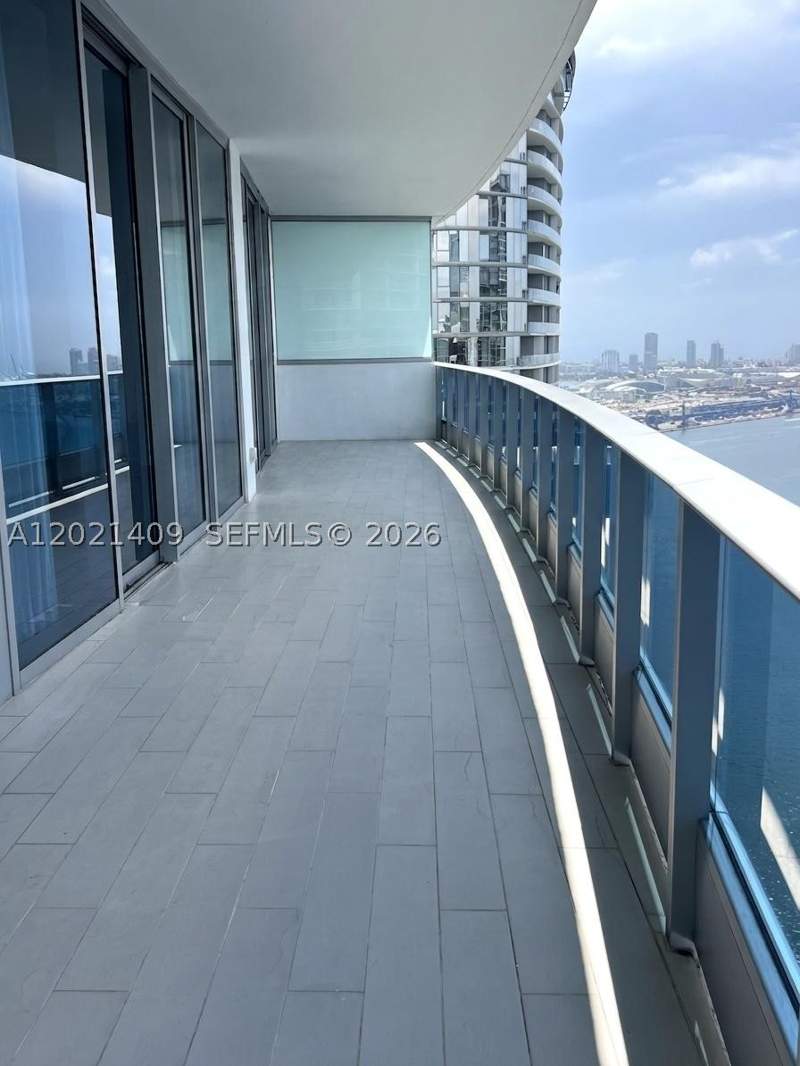 2 bedroom Condominium at 200 Biscayne Boulevard Way 5004, Epic West Condo, Miami — photo 4