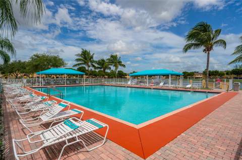 2445 SE 14th Ave 375, Homestead FL - photo 8 of 9