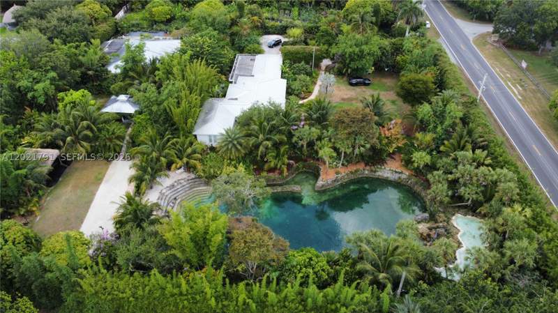 6 bedroom SingleFamilyResidence at 16970 SW 264th St, Redlands, Homestead — photo 3