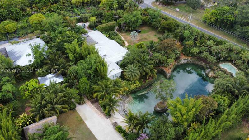 6 bedroom SingleFamilyResidence at 16970 SW 264th St, Redlands, Homestead — photo 5