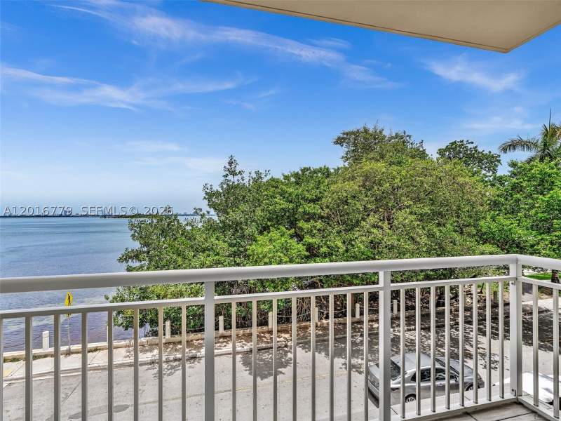 2 bedroom Condominium at 2000 N Bayshore Dr 220, Cite Condo, Miami — photo 3