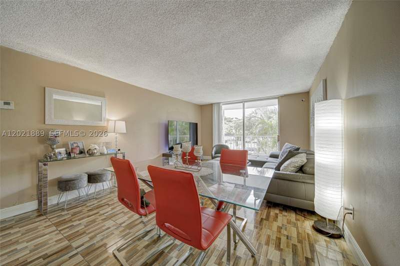 2 bedroom Condominium at 494 NW 165th St Rd C-205, Montecarlo Condo, Miami — photo 3