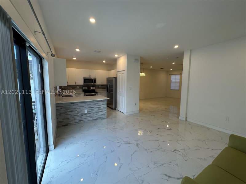 3 bedroom Townhouse at 20352 NW 6th Ave, Vista Lago, Miami Gardens — photo 5