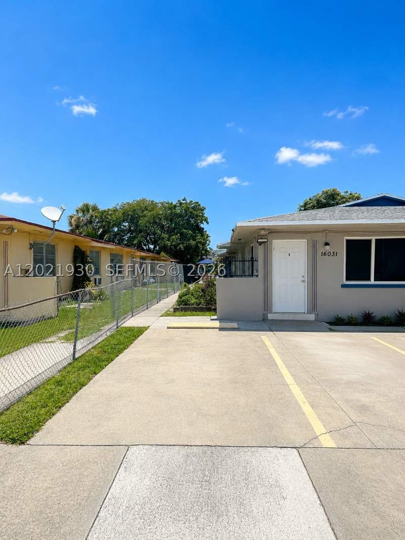 5 bedroom SingleFamilyResidence at 16031 NE 19th Pl, Fulford Heights, North Miami Beach — photo 2