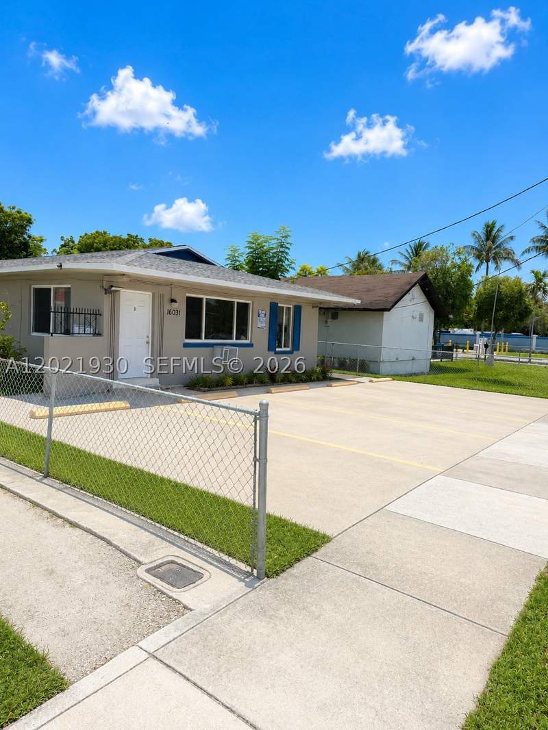 5 bedroom SingleFamilyResidence at 16031 NE 19th Pl, Fulford Heights, North Miami Beach — photo 3