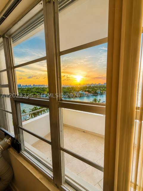 5151 Collins Ave 1520, Miami Beach FL - photo 6 of 10