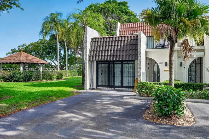2 bedroom Townhouse at 8887 SW 62nd Ter 10-A, Hilltop Condo, Miami — photo 2