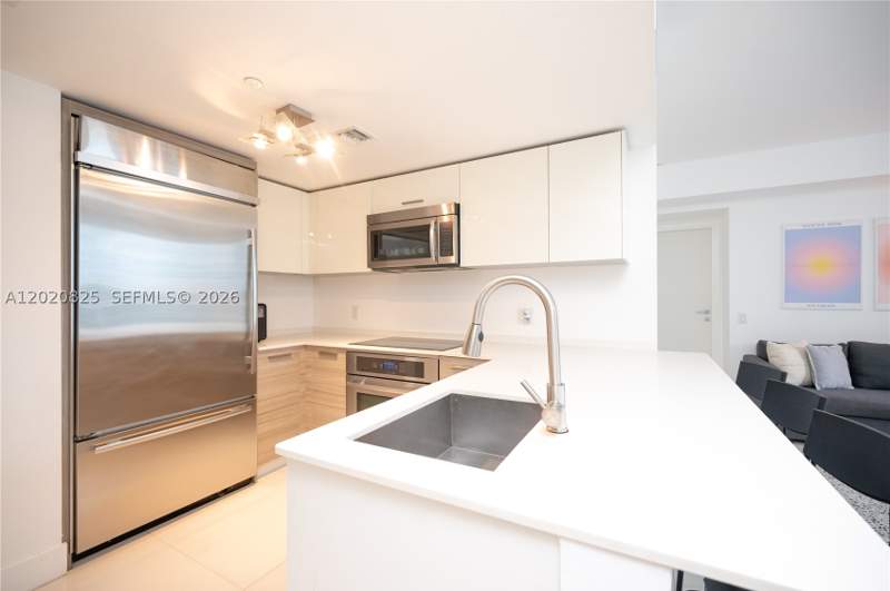 1 bedroom Condominium at 1300 Brickell Bay Dr 1601, Brickellhouse Condo, Miami — photo 2