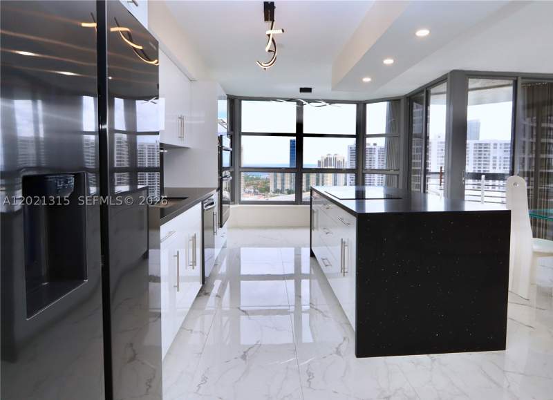 2 bedroom Condominium at 3530 Mystic Pointe Dr 2510, Mystic Pointe Tower 500 C, Aventura — photo 3
