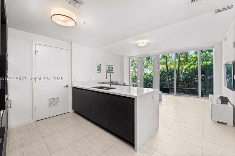 1 bedroom Condominium at 1 Collins Ave 108, One Ocean Condo, Miami Beach — photo 3