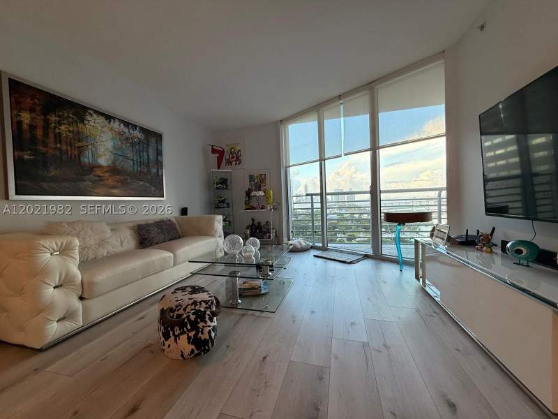 1 bedroom Condominium at 325 S Biscayne Blvd 2024, One Miami West Condo, Miami — photo 3
