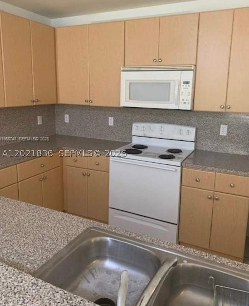 2 bedroom Condominium at 22631 SW 88th Pl 5-18, The Courts At Bayshore I, Cutler Bay — photo 3