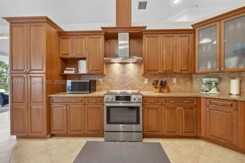 18461 SW 83rd Ave, Cutler Bay FL - photo 10 of 37