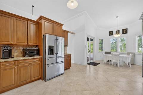 18461 SW 83rd Ave, Cutler Bay FL - photo 11 of 37