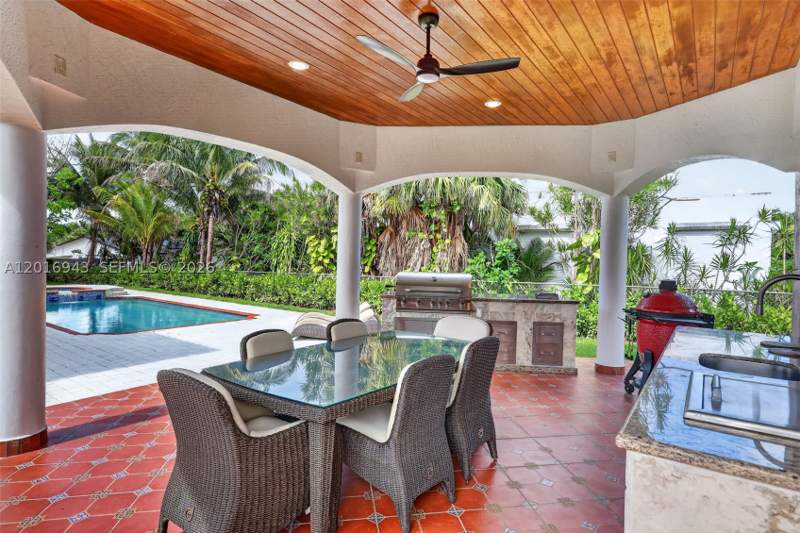 4 bedroom SingleFamilyResidence at 18461 SW 83rd Ave, Old Cutler Grove, Cutler Bay — photo 3