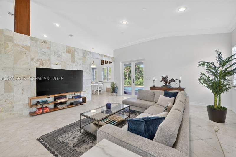 4 bedroom SingleFamilyResidence at 18461 SW 83rd Ave, Old Cutler Grove, Cutler Bay — photo 5