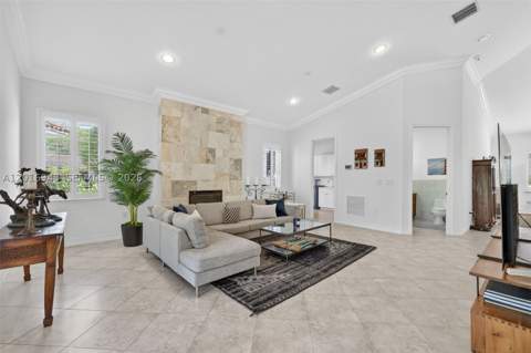 18461 SW 83rd Ave, Cutler Bay FL - photo 6 of 37