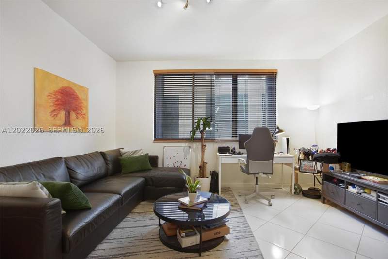 1 bedroom Condominium at 540 Brickell Key Dr 308, Brickell Key II Condo, Miami — photo 2