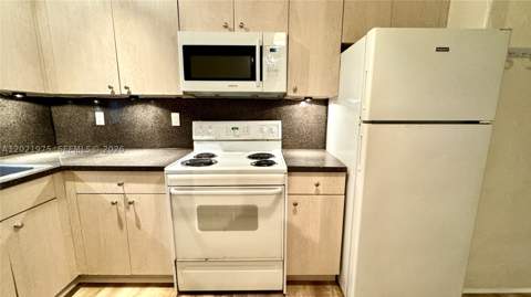 1335 Pennsylvania Ave 3, Miami Beach FL - photo 19 of 20