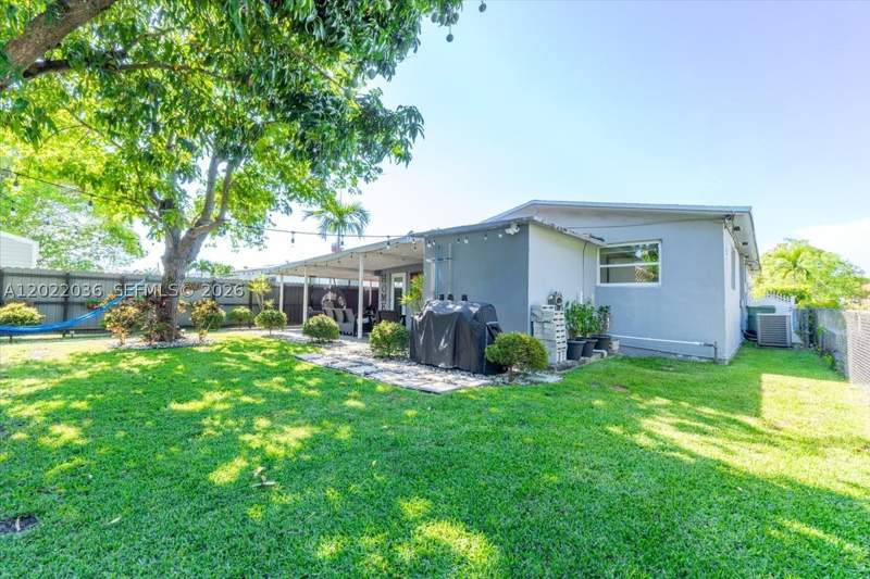 3 bedroom SingleFamilyResidence at 120 W 50th St, Ulelah, Hialeah — photo 3