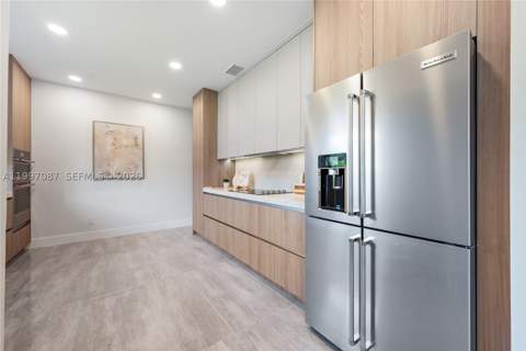 1405 Lenox Ave, Miami Beach FL - photo 7 of 36