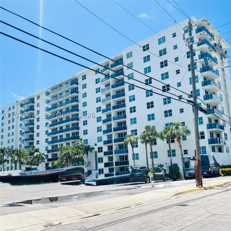 1 bedroom Condominium at 7501 E Treasure Dr 7R, Treasures On The Bay II C, North Bay Village — photo 5